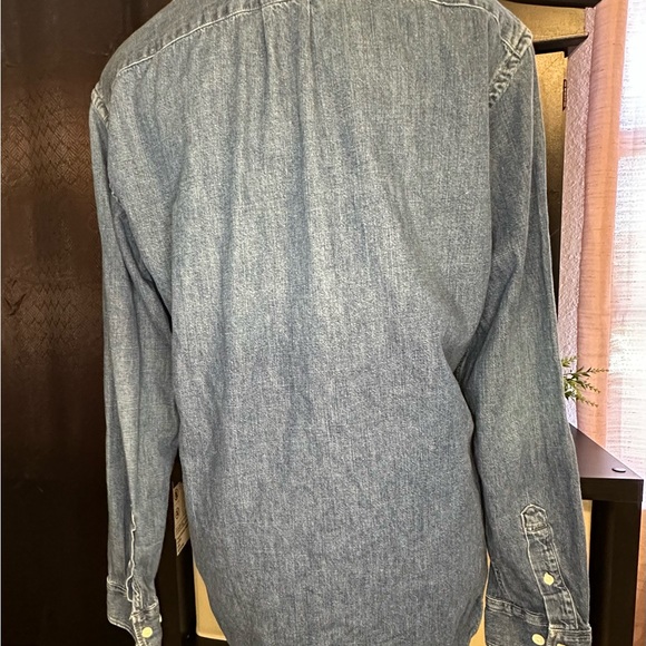 H & M Denim Style Button Down Men’s Shirt - Picture 5 of 5